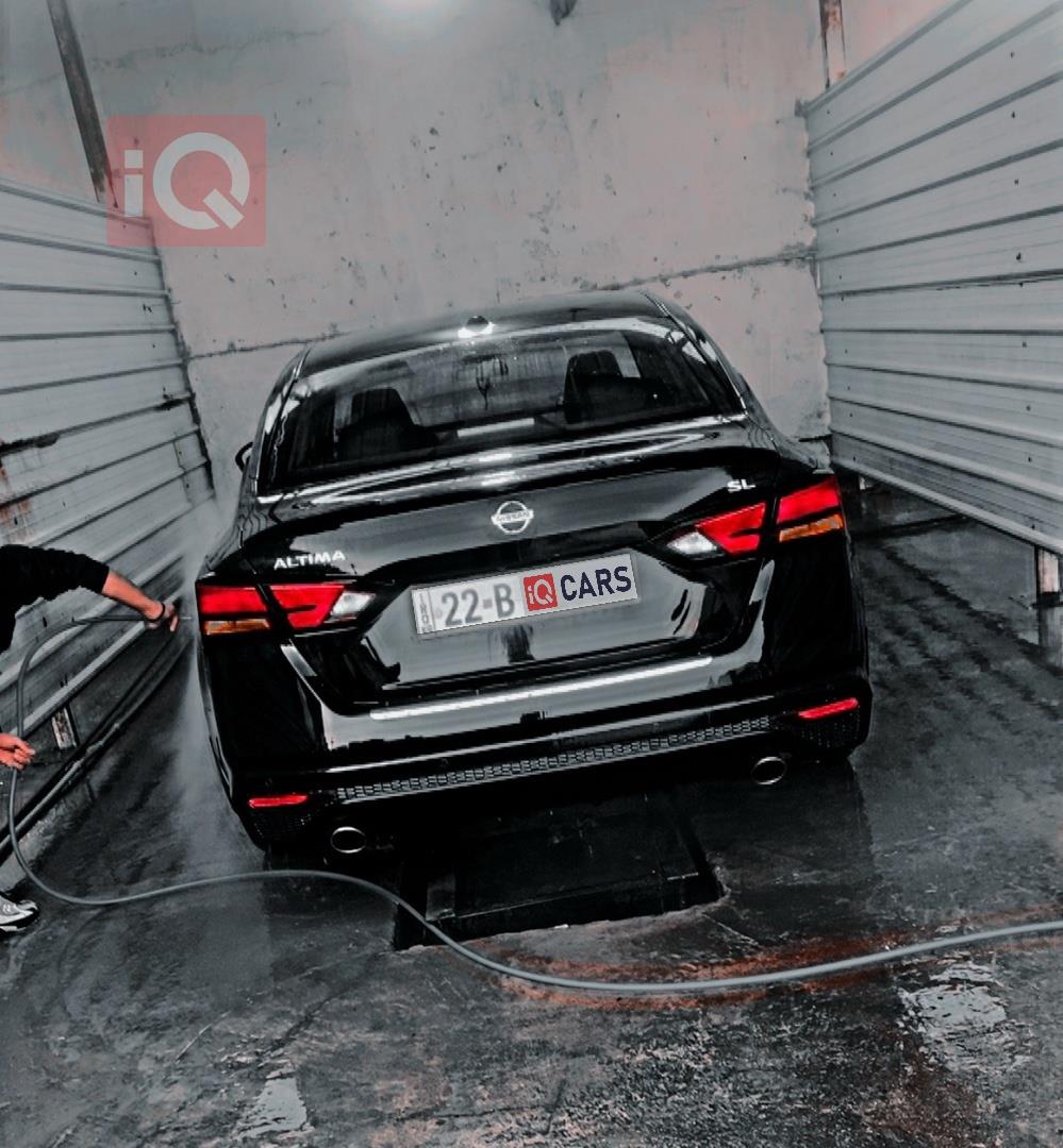 نيسان ألتيما